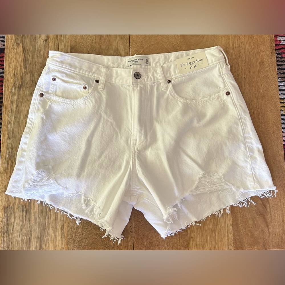 NWT Abercrombie & Fitch The Baggy Short low rise white denim jean shorts 12 (31)